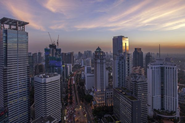 インドネシア株式市場、自己招いた信認問題で揺れる