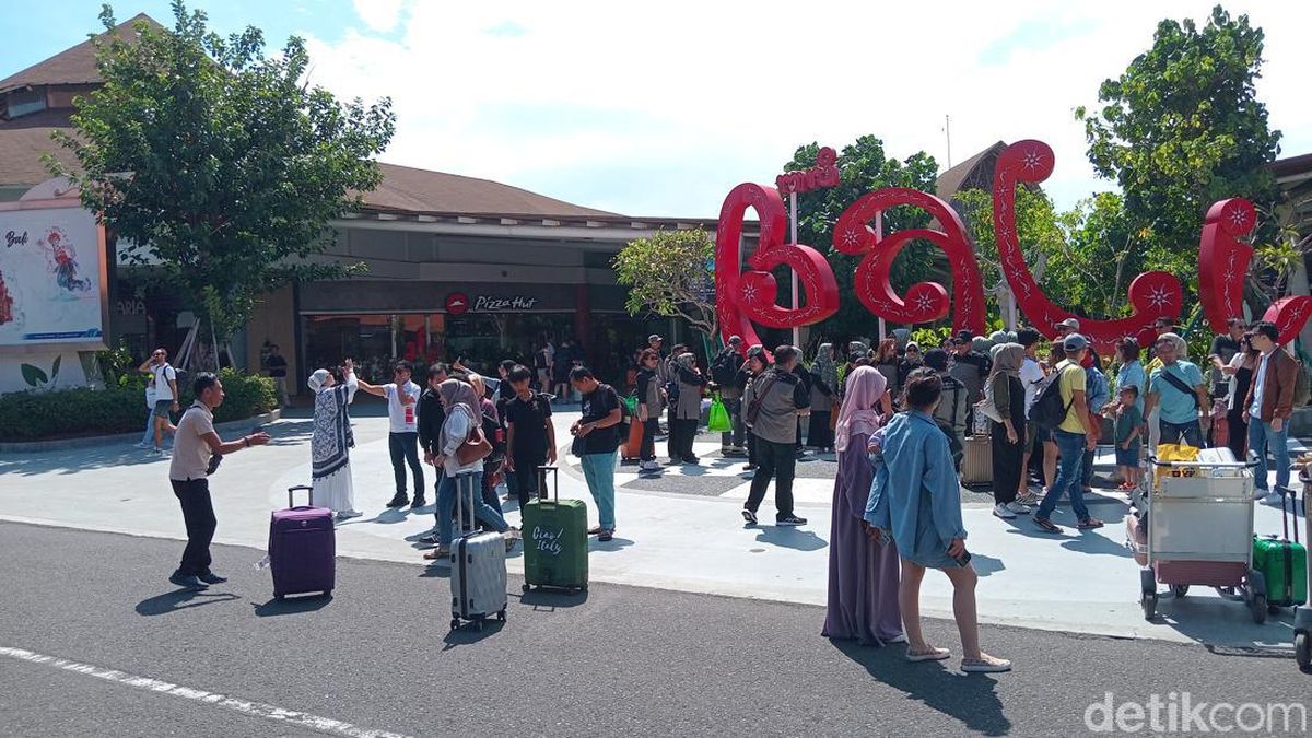 High Airfares, Weak Economy Hit Bali's Domestic Tourism