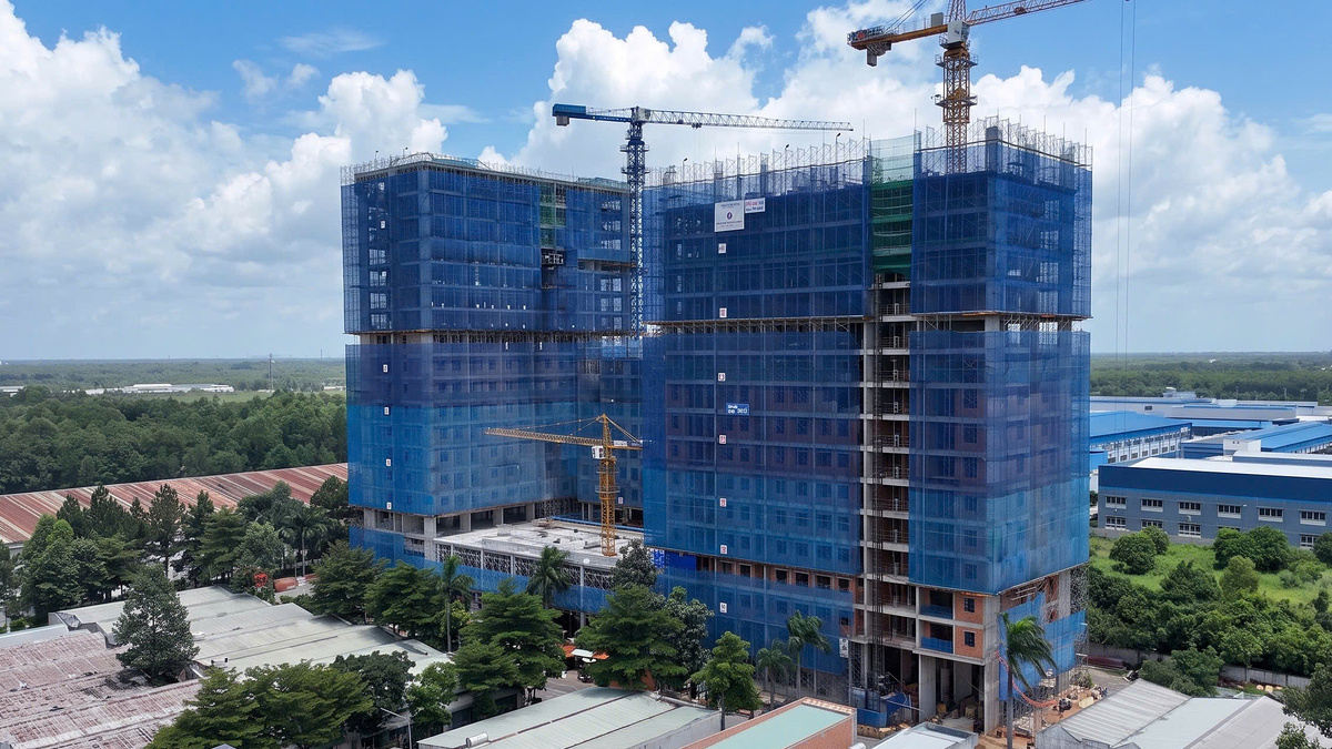 Vietnam Proposes Reinstating Residency Requirements for Social Housing Purchases