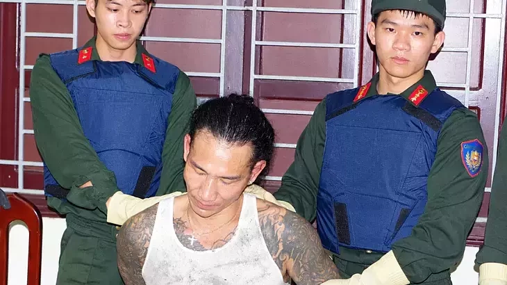 「ネットワーク上のギャング」 Đức Cộng、麻薬使用組織容疑で逮捕