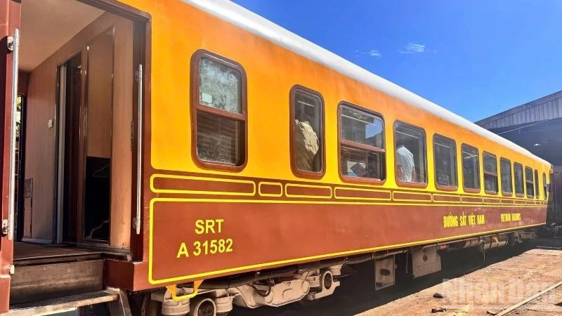 Hue-Phong Nha Heritage Train Launched with Incentives to Attract Tourists