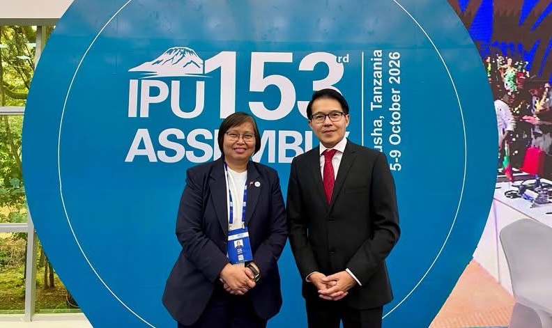 Myanmar activists receive Forum 2000 International Award; UN Ambassador sits down with DVB