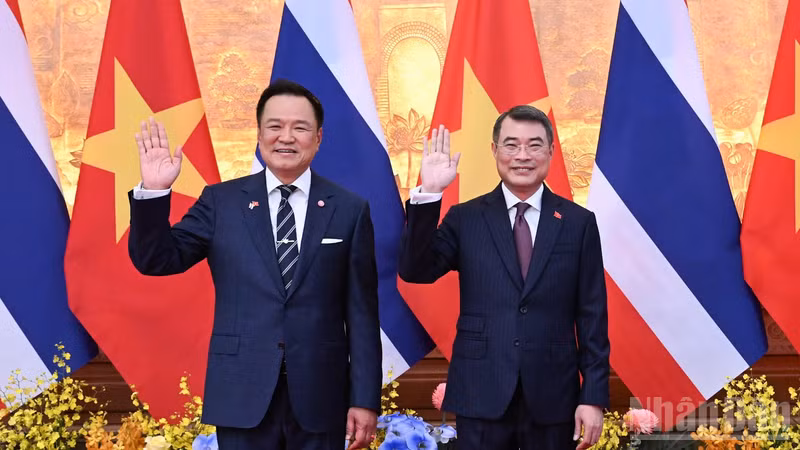 Vietnamese PM Holds Talks with Thai, Lao, Cambodian Counterparts to Strengthen ASEAN Cooperation