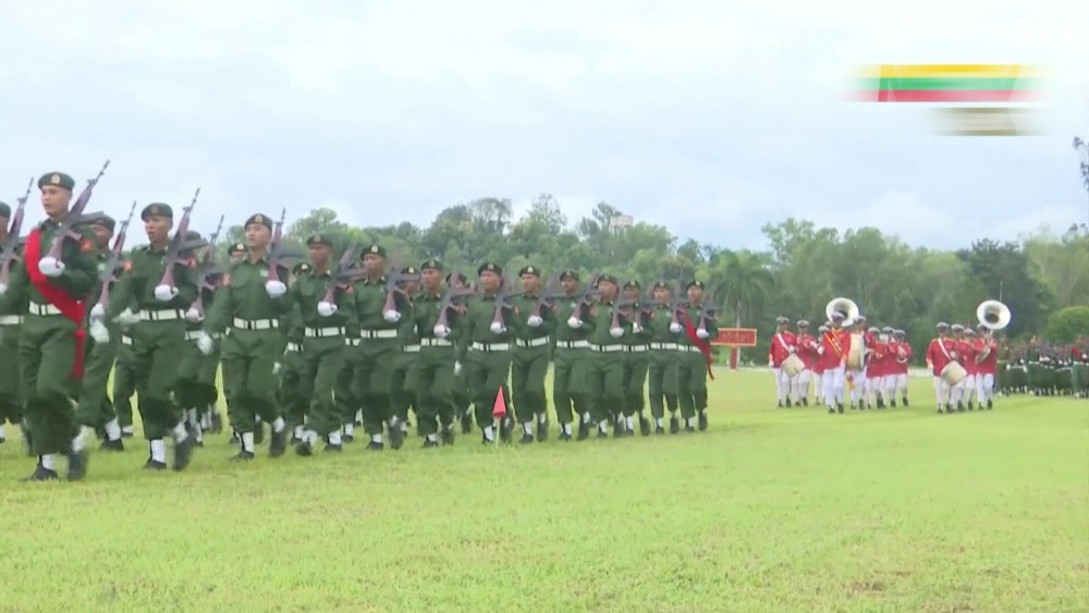 People’s Military Service : Graduation ceremonies held at various military commands