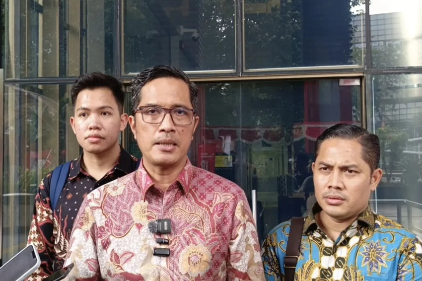After Meeting Prosecutor's Office Official, Lawyer Points Out 9 Irregularities