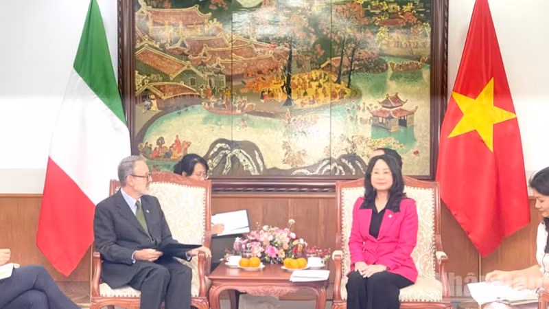 Vietnam and Italy Boost Cooperation in Culture, Sports, and Tourism
