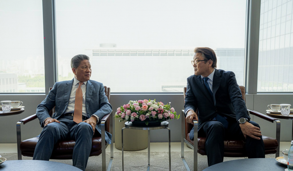 Cambodian Deputy PM Meets Samsung Electronics Executives During Investment Roadshow in South Korea