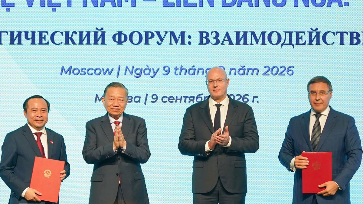 Vietnam and Russia Sign Seven Cooperation Documents in Science and Technology