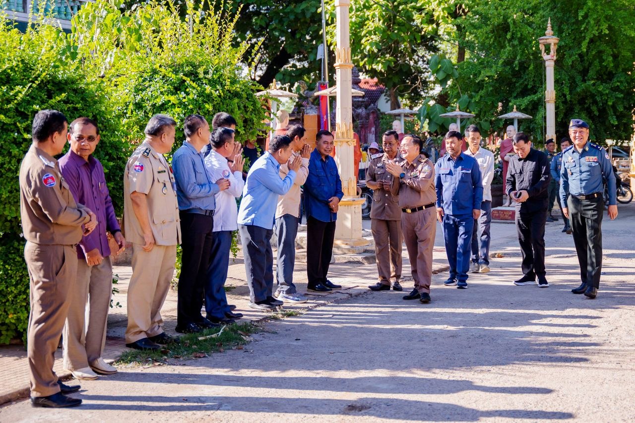 Battambang Province Issues 3,361 Land Titles to 1,047 Families