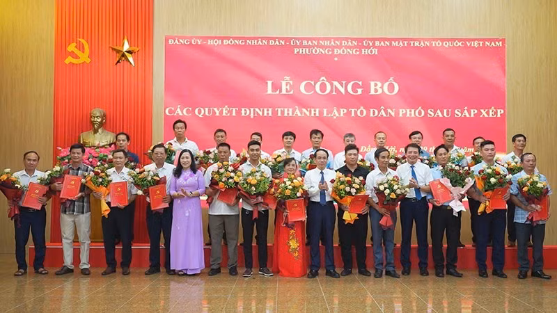 Quang Tri Province Reorganizes Hamlet and Residential Groups to Strengthen Local Development Foundation