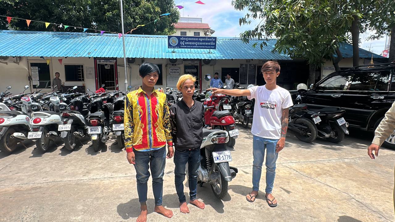 プノンペンでオートバイ窃盗犯2人組を逮捕、パトロール中の警察官が職務質問で発覚