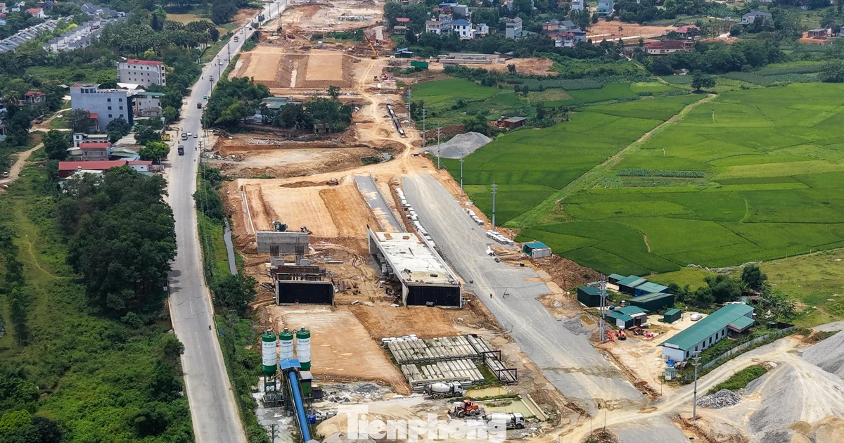 Hanoi-Hoa Binh Expressway Extension Faces Land Clearance Challenges