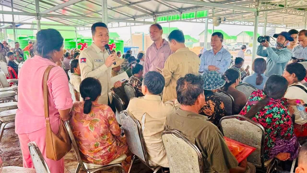カンボジア農業省、避難民支援で住民対話集会を開催
