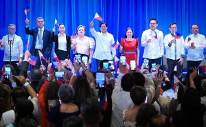 カナダ訪問中の反マルコス抗議者、政府は告訴せず