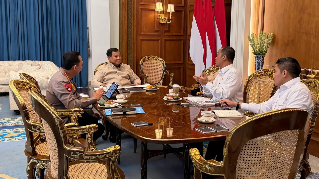 プラボウォ大統領、国家安全保障を警察庁長官と協議