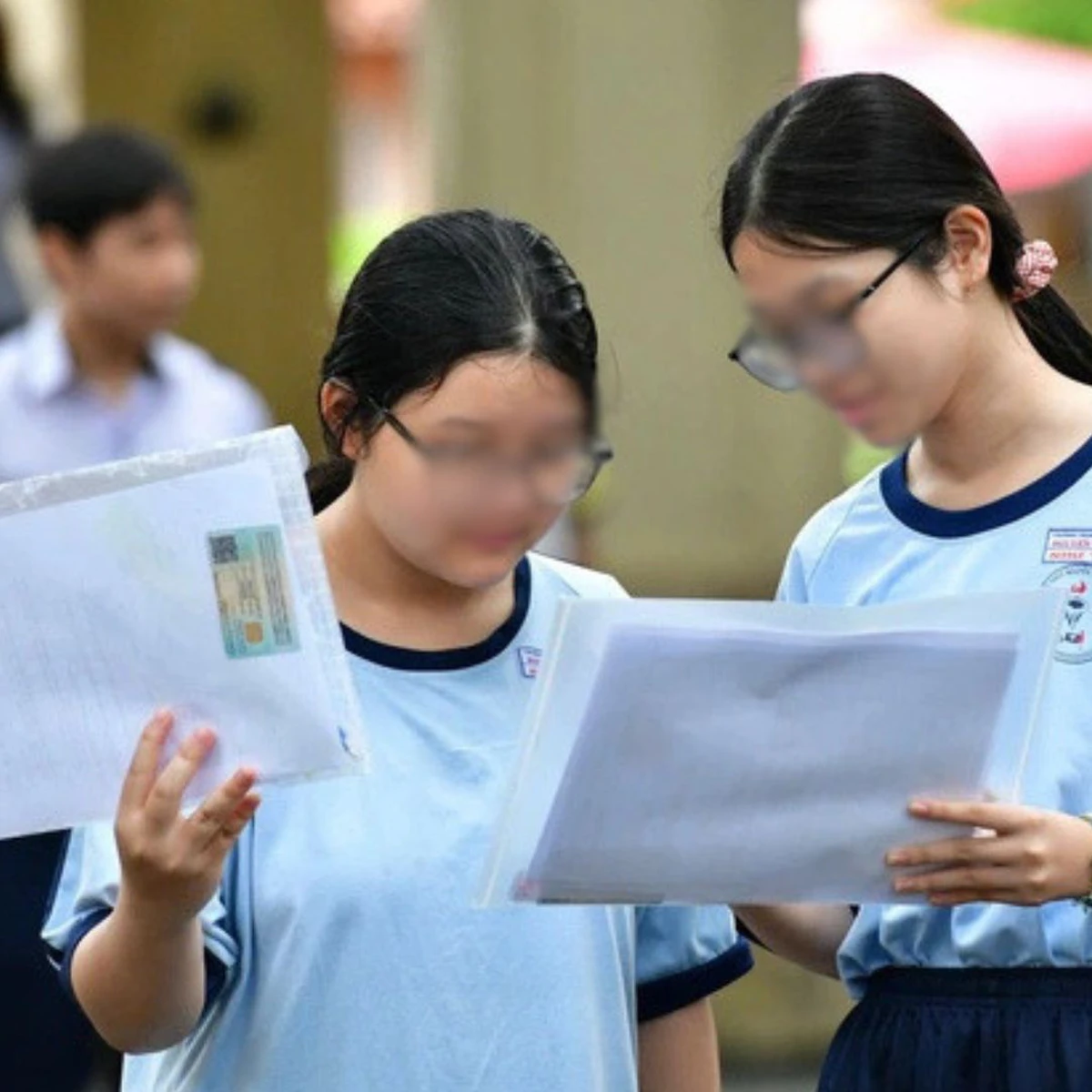 Vietnam's 10th Grade Entrance Exam Proposal Sparks Debate