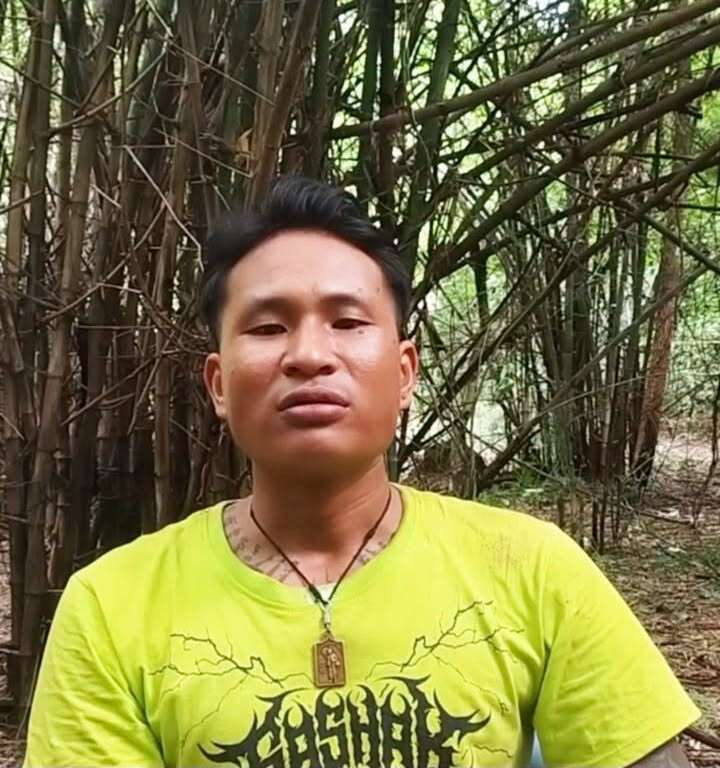 ファプンで第19歩兵連隊長が殺害され、兵士がKNLAに投降
