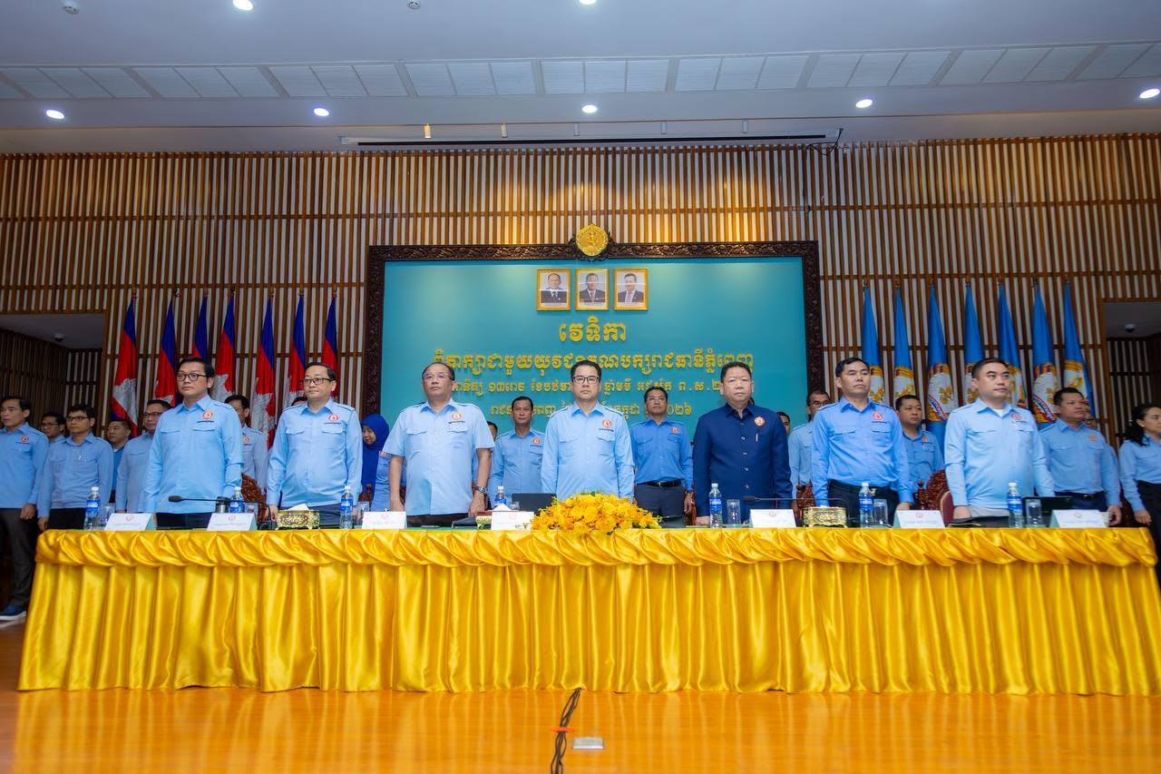 カンボジア人民党、国境紛争の平和的解決を公約に掲げ、若手党員と対話