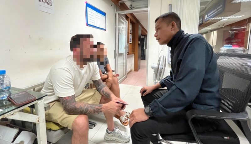 プーケットのトゥクトゥクで性行為の外国人カップル、警察が強制送還へ