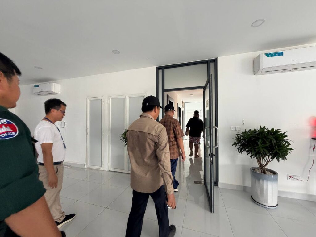 ポイペト市でオンライン詐欺関連施設摘発、外国籍住民94人を確認