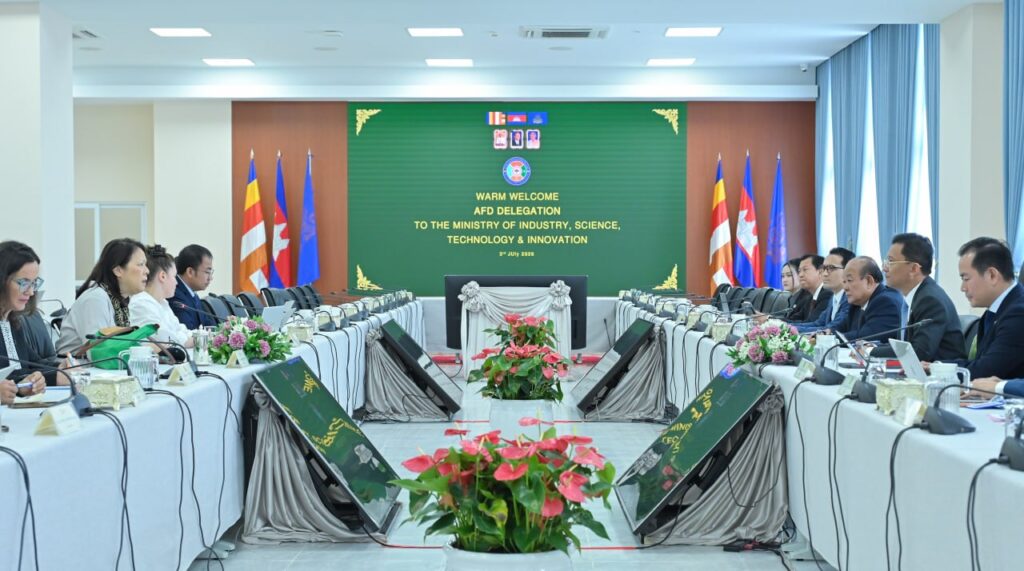 Cambodia, EU, France Review Progress on Clean Water Projects and Sector Reforms