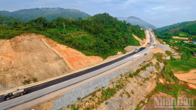 Vietnam Focuses on Selecting Capable General Contractors for Major Infrastructure Projects