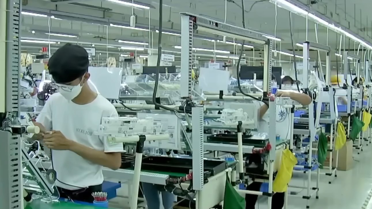 PH Manufacturing Growth Decelerates in May Amidst Slower Output in Key Sectors