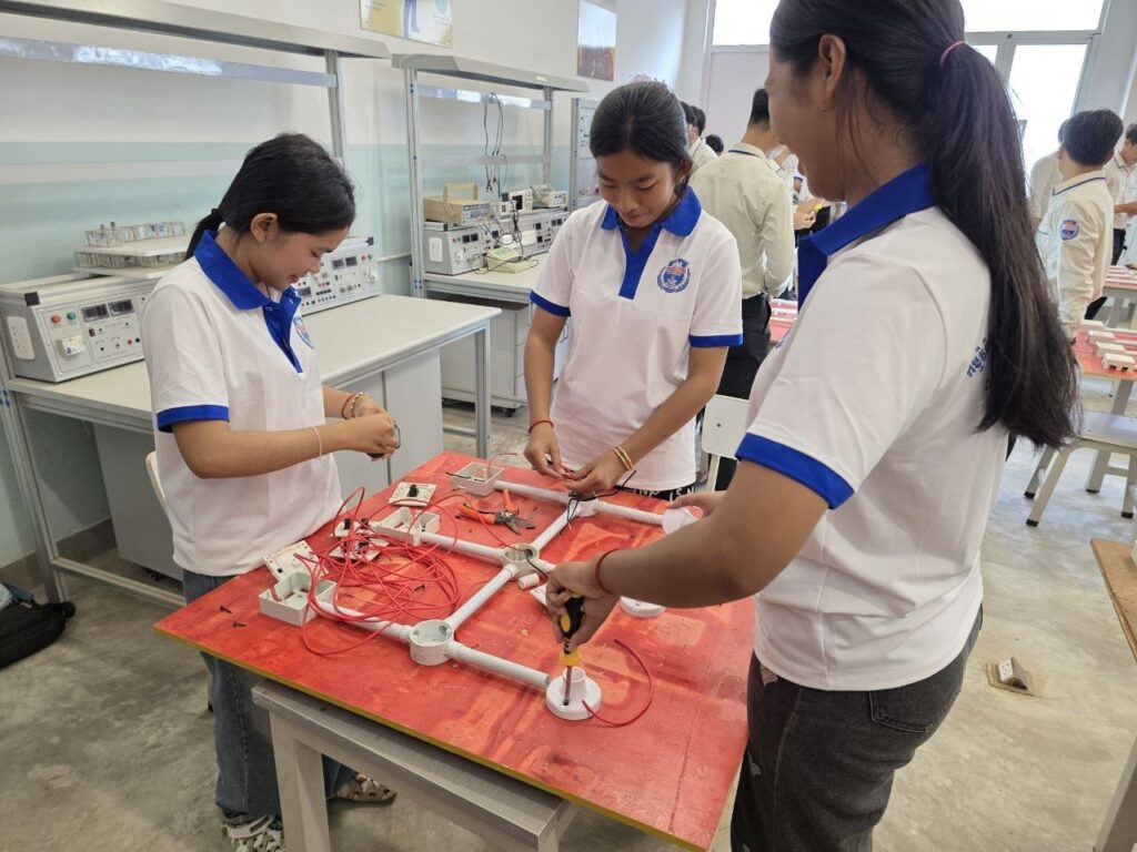 Cambodia's TVET Program Awards Nearly 2,000 Scholarships in Preah Sihanouk