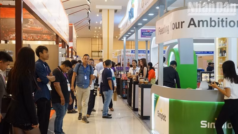 Cambodia's Economy Grows 3.5% in H1 2026, FDI Surges 18.5%