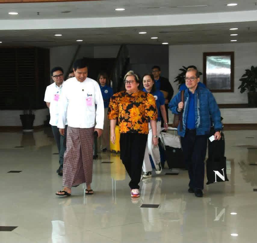 ASEAN議長国特使、フィリピン外相がミャンマー訪問