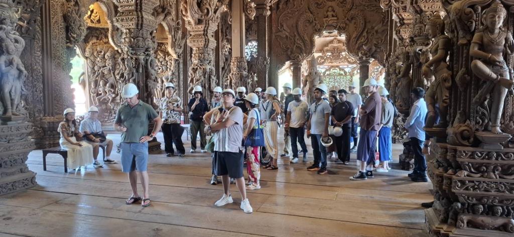 US Navy Sailors Boost Pattaya Economy Through Landmark Visits
