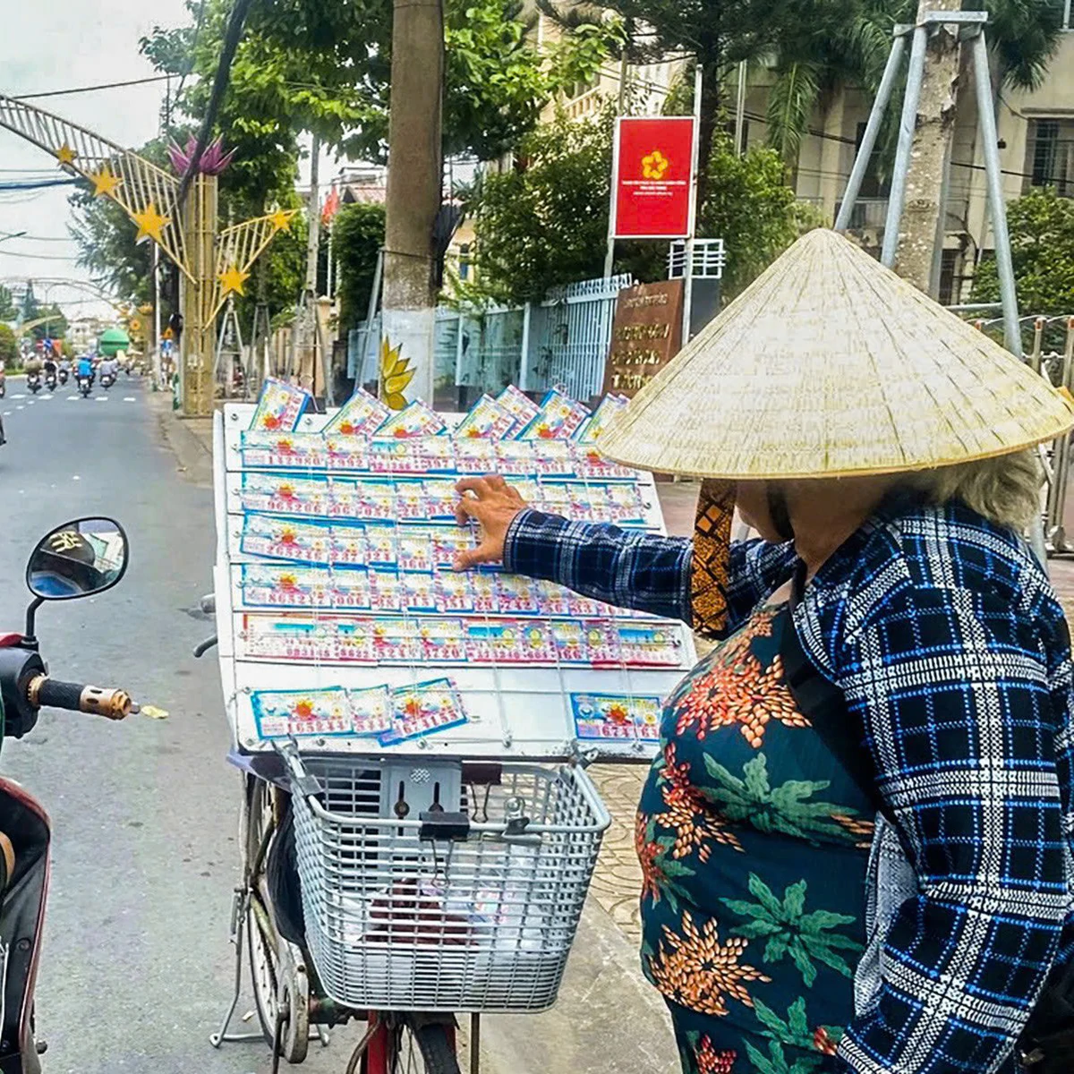 Vietnam Lottery Companies' Extravagant Overseas Study Tours Draw Scrutiny