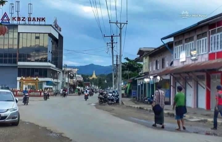 Some Non-CDM Teachers in Tamu Town Cooperate with Pyu Saw Htee and Sell Lottery Wagers Openly