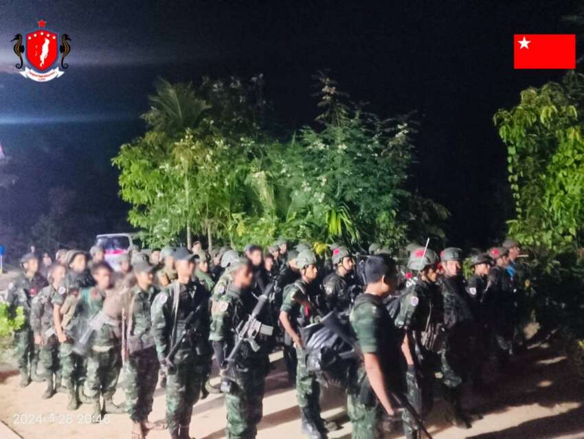 Revolutionary forces attack military-occupied police station and government offices in Lounglon town, military column that raided villages also suffers losses and retreats to town