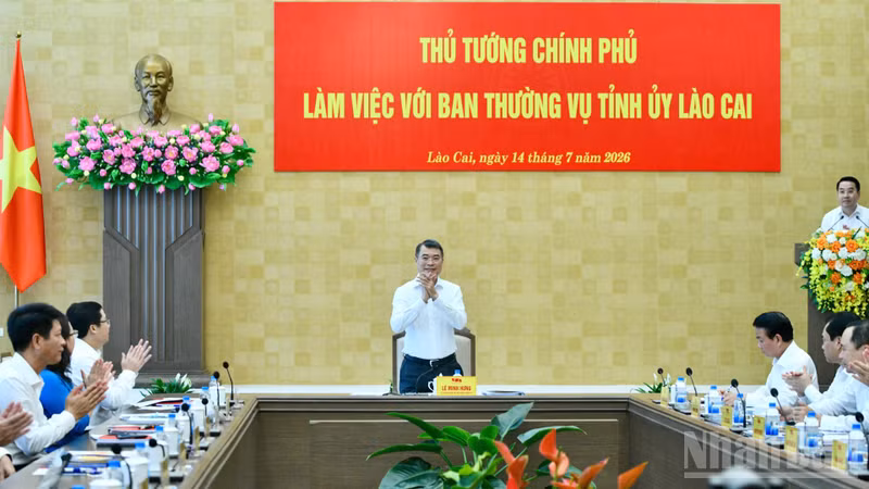 Vietnamese PM Inspects Economic and Social Development in Lao Cai Province