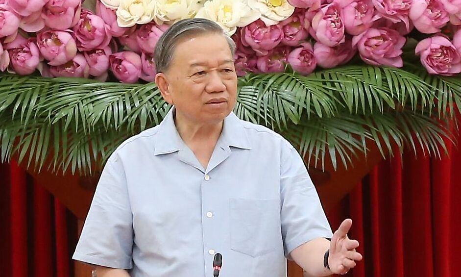 書記長兼会長:組織配置から効果的な運営への移行