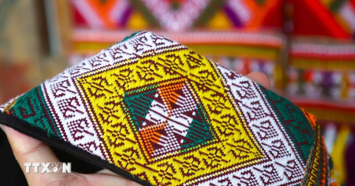 The Unique Traditional Attire of the O Du Ethnic Minority