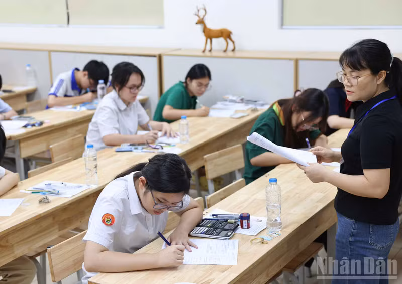 Hanoi to Reform High School Entrance Exams from 2026, Innovating Assessment Methods