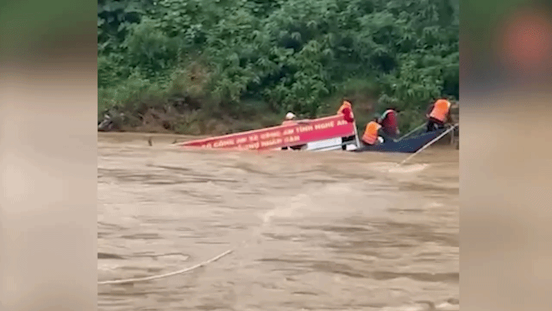 Ferry Capsizes in Central Vietnam Floodwaters, All 10 Aboard Rescued Safely