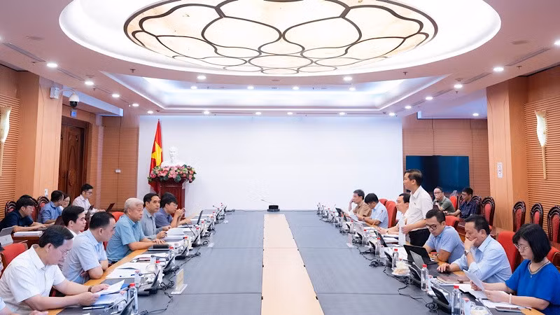 Vietnam Moves to Amend Social Insurance and Labor Safety Laws