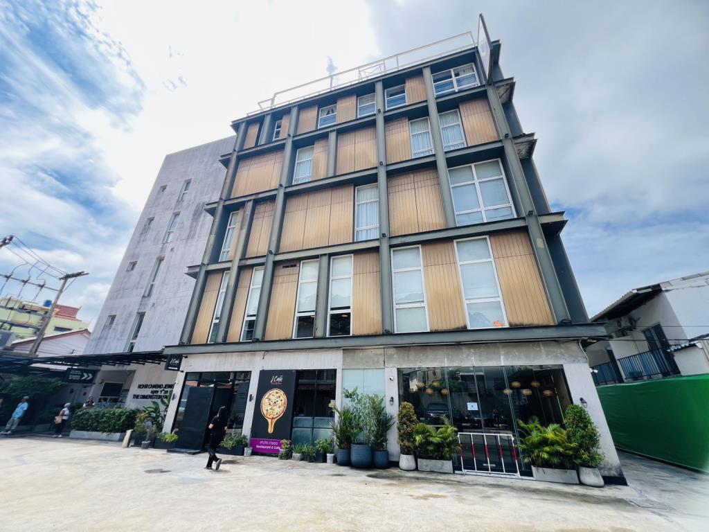 パトンビーチの違法建築、撤去期限迫る 30日後も未対応なら法的措置へ