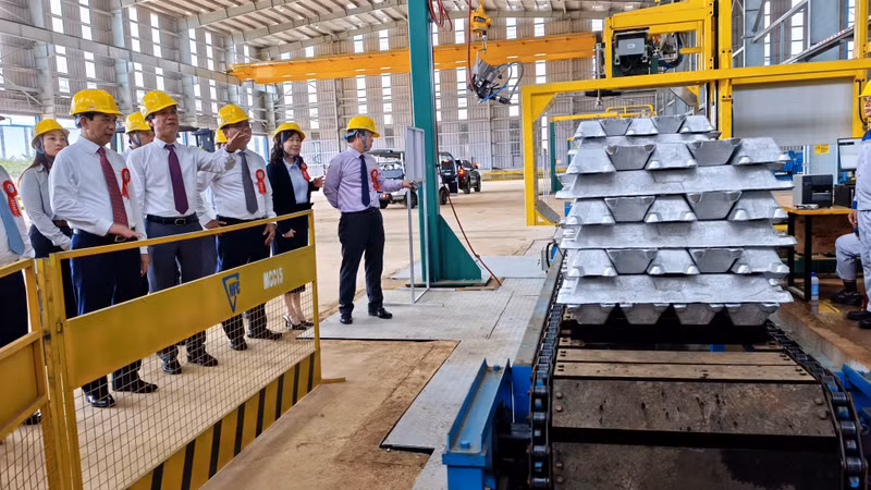 Vietnam Unveils First Aluminum Ingot Products, Boosting Industrial Self-Reliance