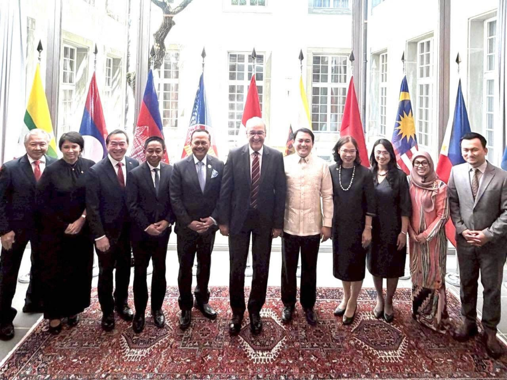 カンボジア、スイスとのFTA交渉へ ASEAN各国と協力強化