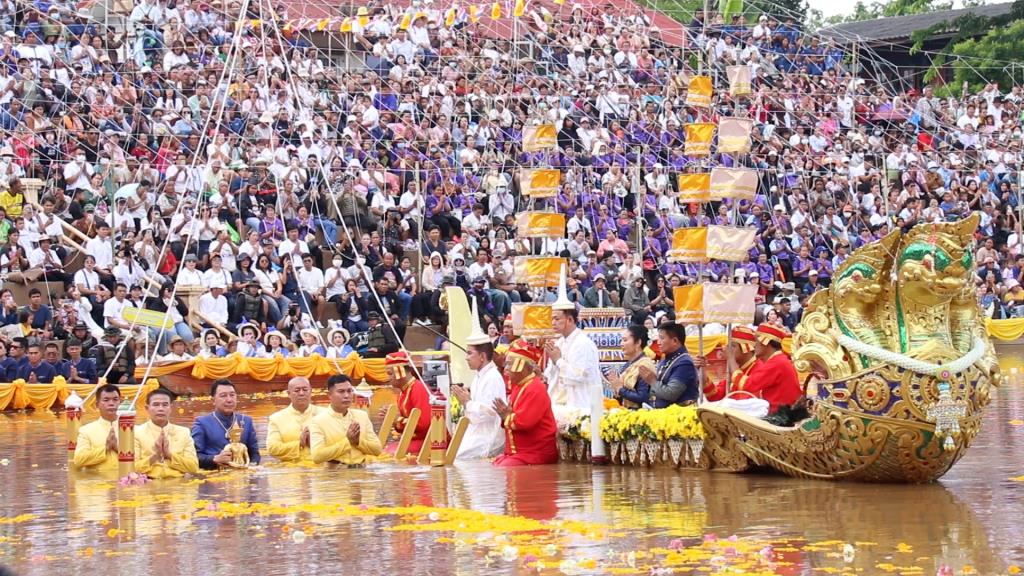 タイ・ペッチャブーン県「ウーム・プラ・ダムナーム」祭、アヌティン副首相が参加
