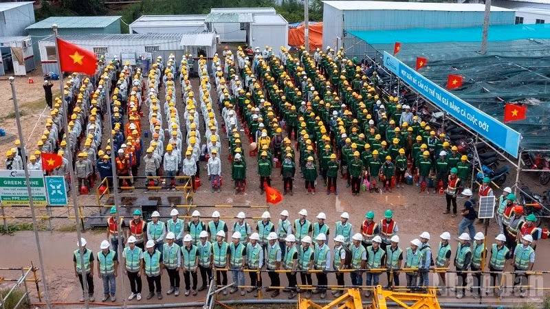 ベトナム、祝日返上で重要インフラ開発加速 APEC 2027へ準備