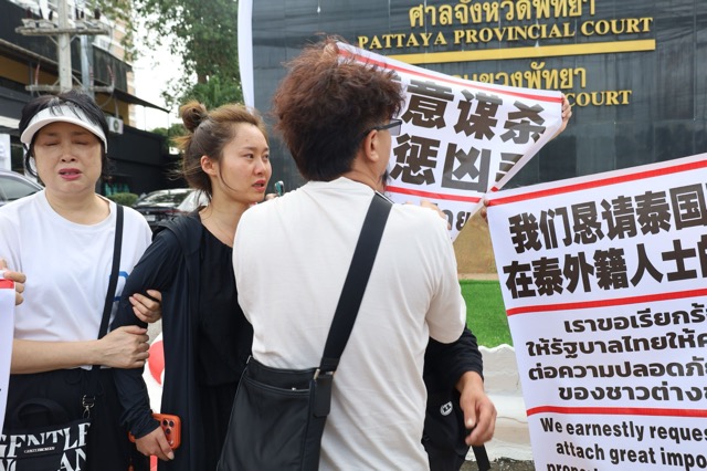 中国人男性、パタヤで息子殺害の真相究明を訴え