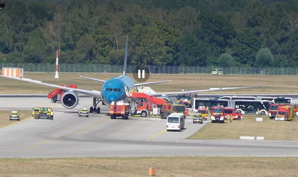 Vietnam Airlines Plane Makes Emergency Landing in Munich After Technical Glitch