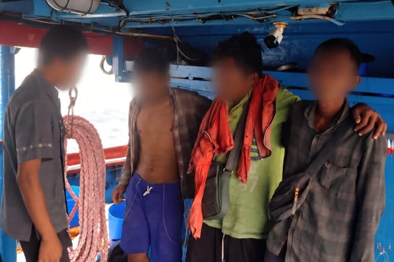 インドネシア:イカ漁船員への虐待、ロンボク沖で発覚