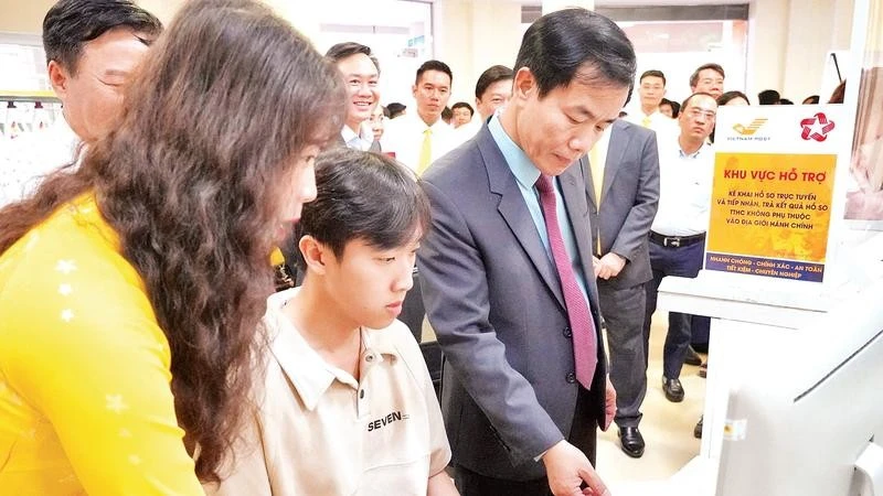Vietnam Leverages Public Postal Services to Streamline Administrative Procedures