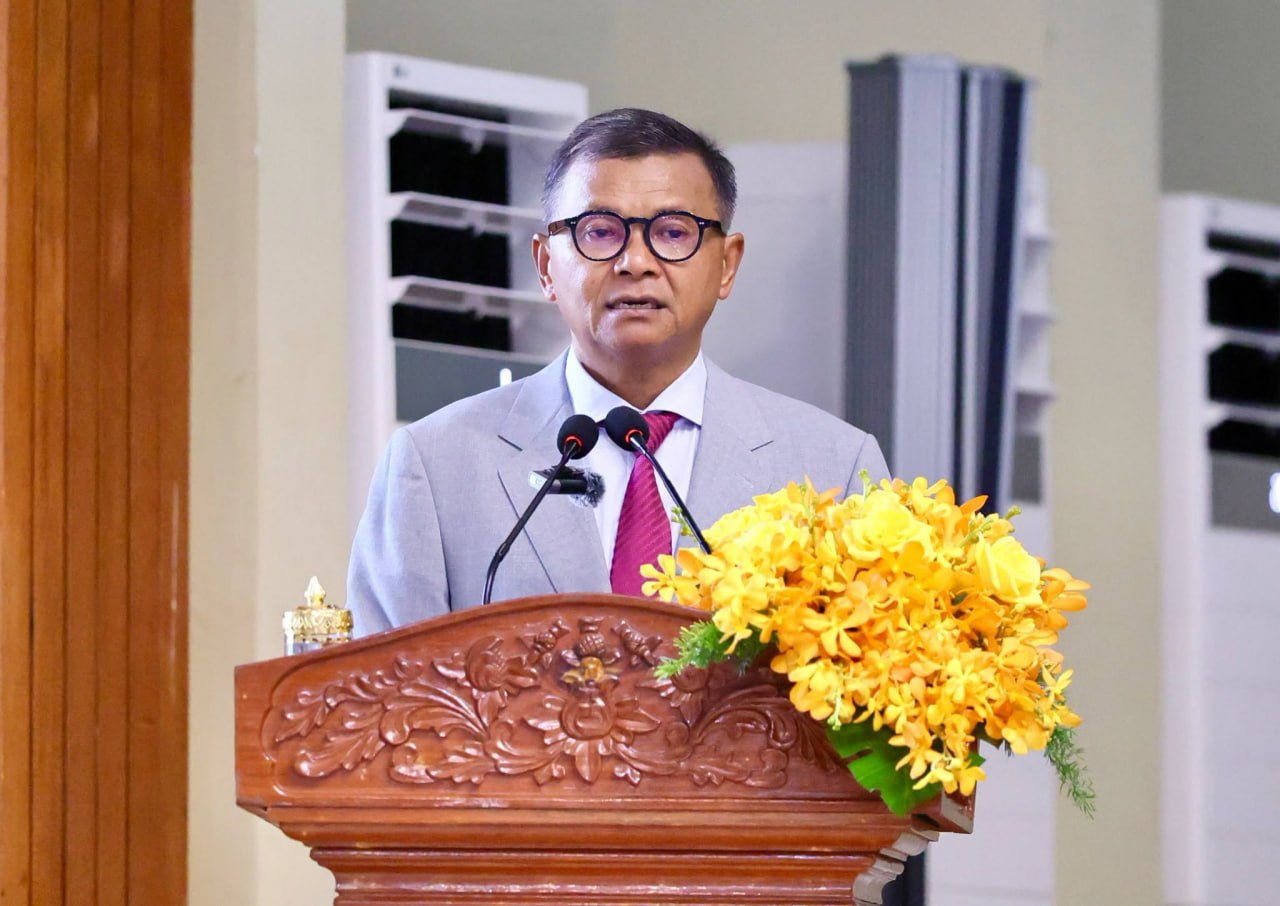 Cambodia Enhances Teacher and Administrator Training Under Education Reform Project